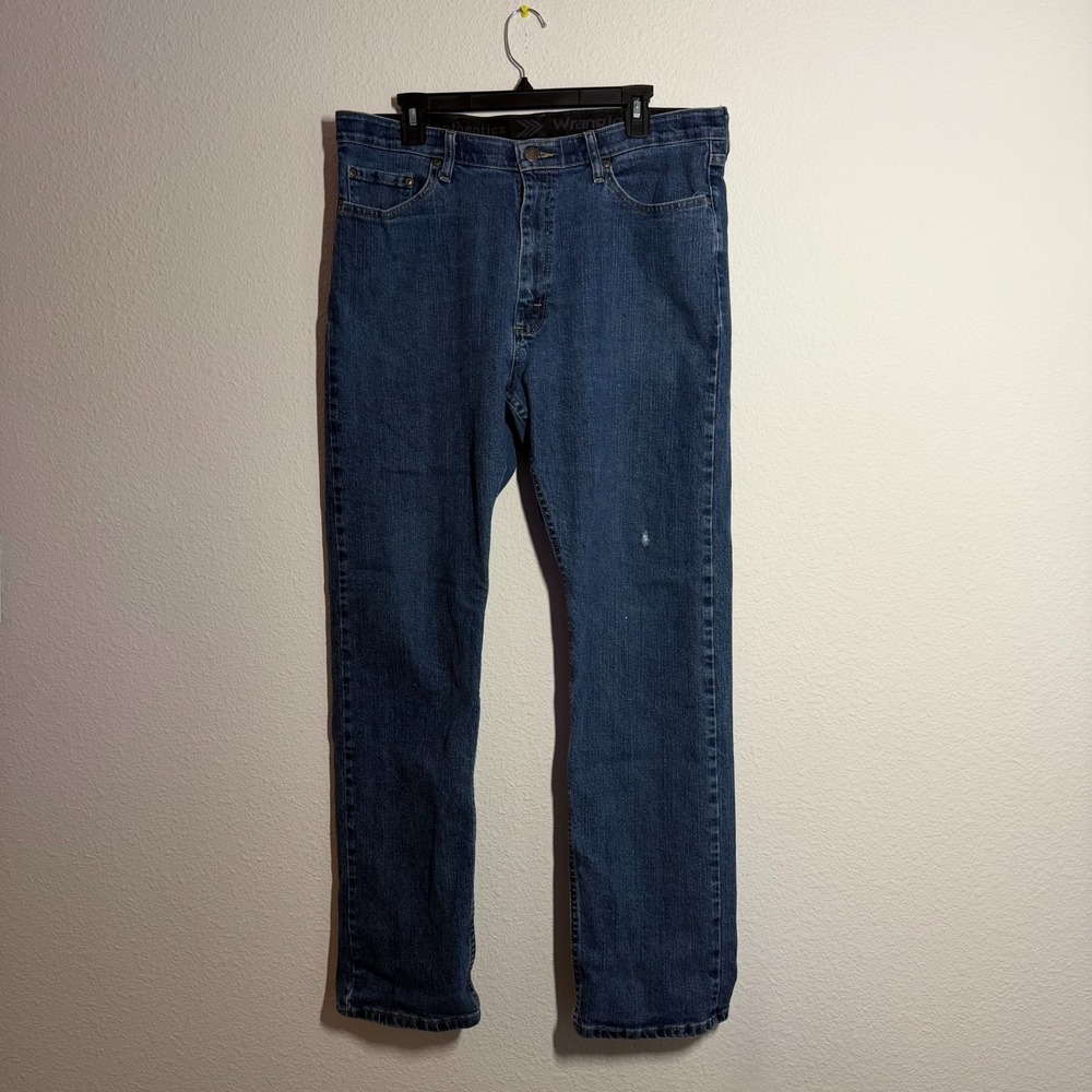 Wrangler Jeans Mens 38W Blue Denim Medium Wash 5-Pocket Casual Straight Leg